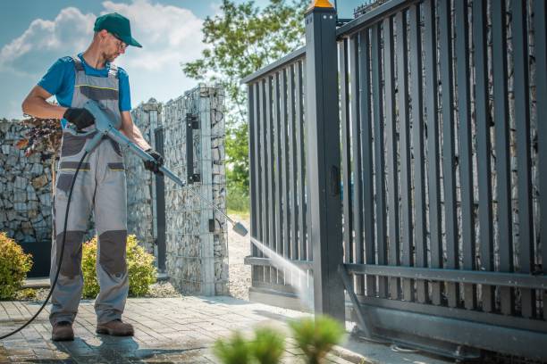 Best Pool Deck Cleaning  in Lyford, TX